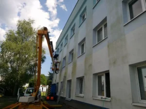 Likvidace plísní, řas a mechů čištění fasády