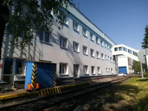 Odstranění zelených povlaků z fasád