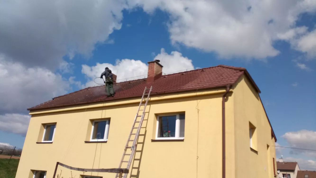 Čištění střechy Bramac Hradec Králové
