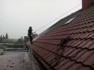 Vyčištění střechy bramac vysokotlakým čističem