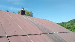 Umytí a odmaštění střechy před nátěrem