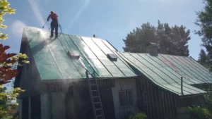 Čištění střech vysokotlakým čističem WAP 250-300 bar