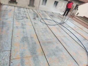 Umytí a odmaštění střechy