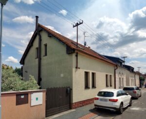 Čištění střechy a nátěr fasády Hradec Králové