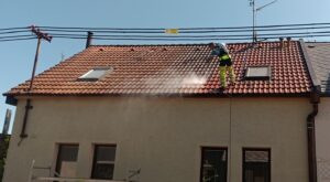 Renovace a čištění střech