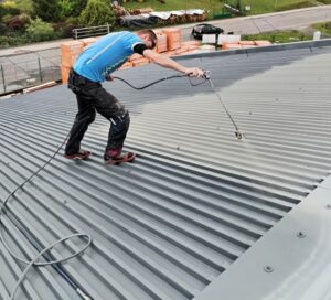 Nástřik trapézové střechy Lukavice